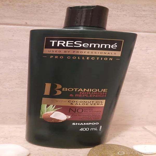 TRESemmé Shampoo Botanique Nourish and Replenish -185ml